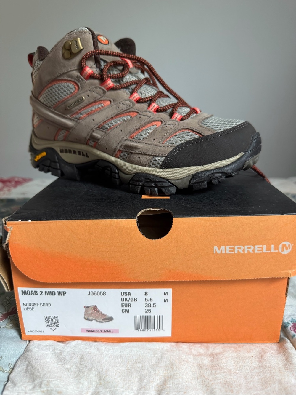 Merrell women’s Moab 2 Mid WP Hiking Boots